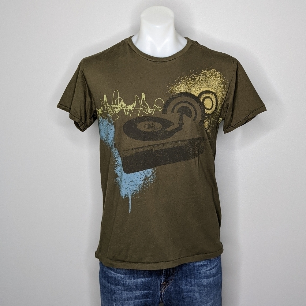 GAP Khaki Graphic Tee with Turntable Design